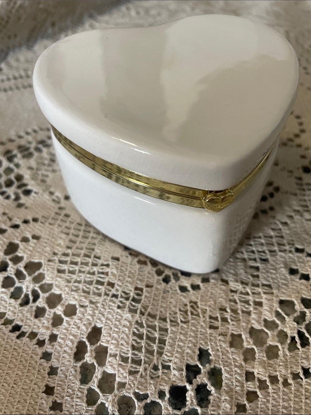 Heart-Shaped White Ceramic Jewelry Box with Gold Trim
